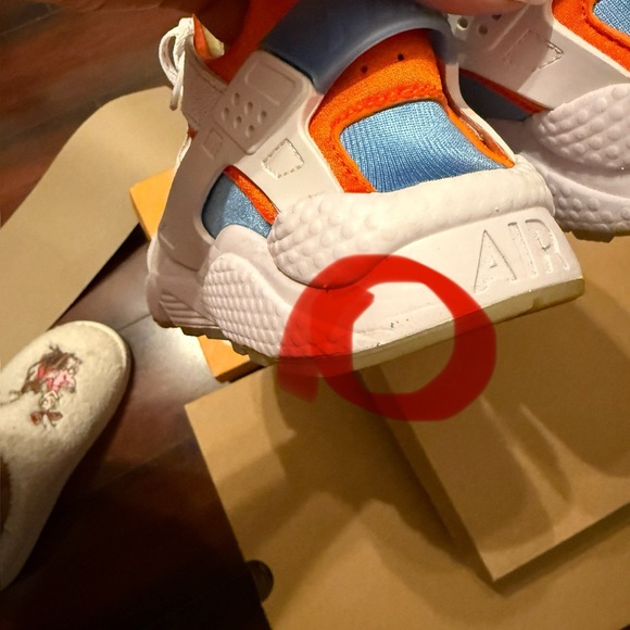 Nike Sneakers - Picture 7 of 7